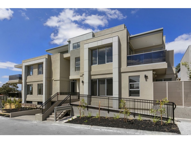 2/1 Morello Circle, Doncaster East VIC 3109