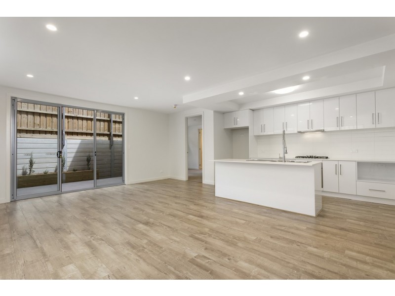 2/1 Morello Circle, Doncaster East VIC 3109