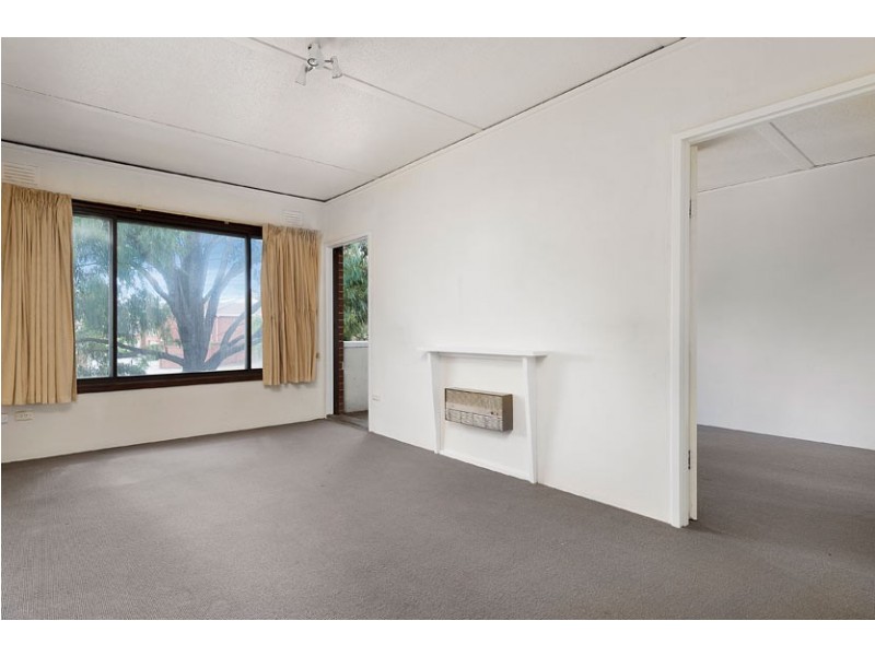 13/10-16 Wetherby Rd, Doncaster VIC 3108