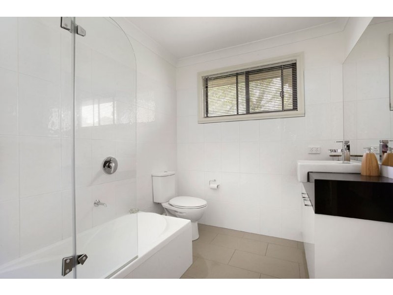 2/24 Mountfield Road, Mitcham VIC 3132