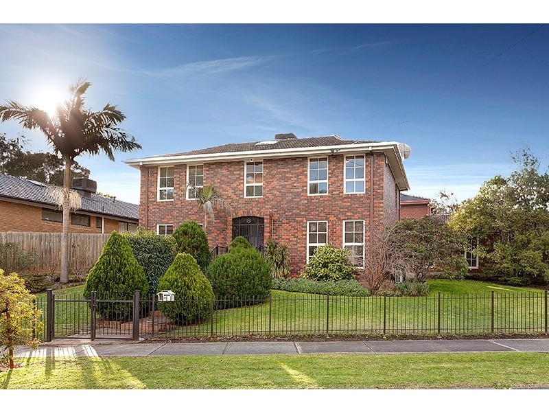 15 White Way, Bulleen VIC 3105