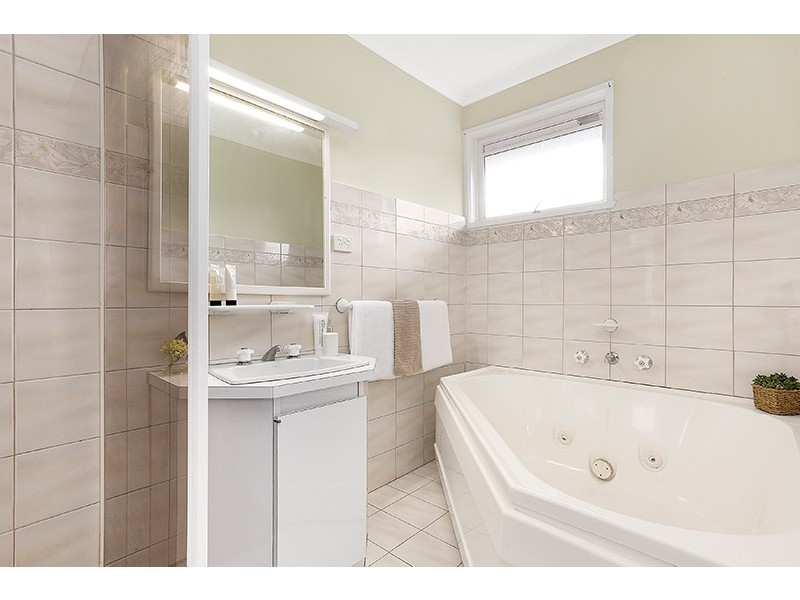 15 White Way, Bulleen VIC 3105