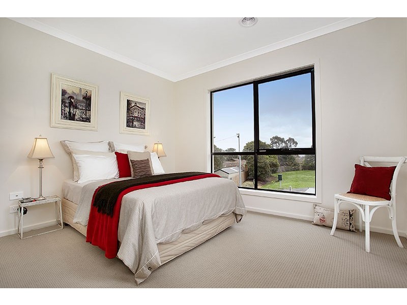 2/1 Eastway Avenue, Donvale VIC 3111