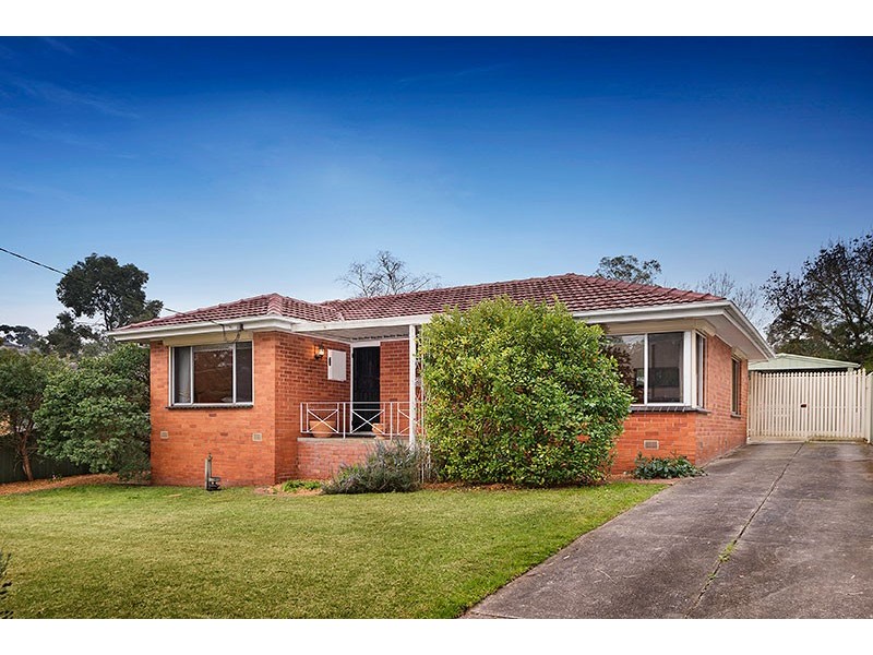 8 Ellen Road, Mooroolbark VIC 3138