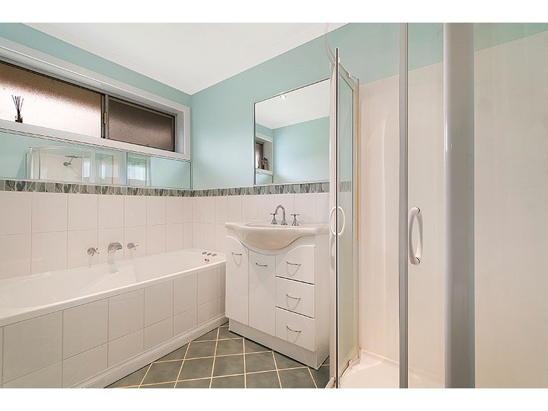 8 Ellen Road, Mooroolbark VIC 3138