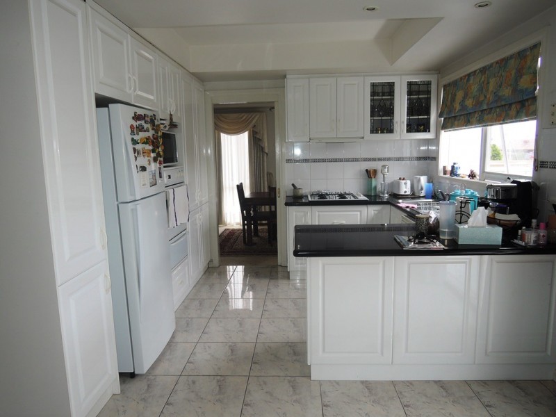 2/1 Braeside Drive, Doncaster VIC 3108