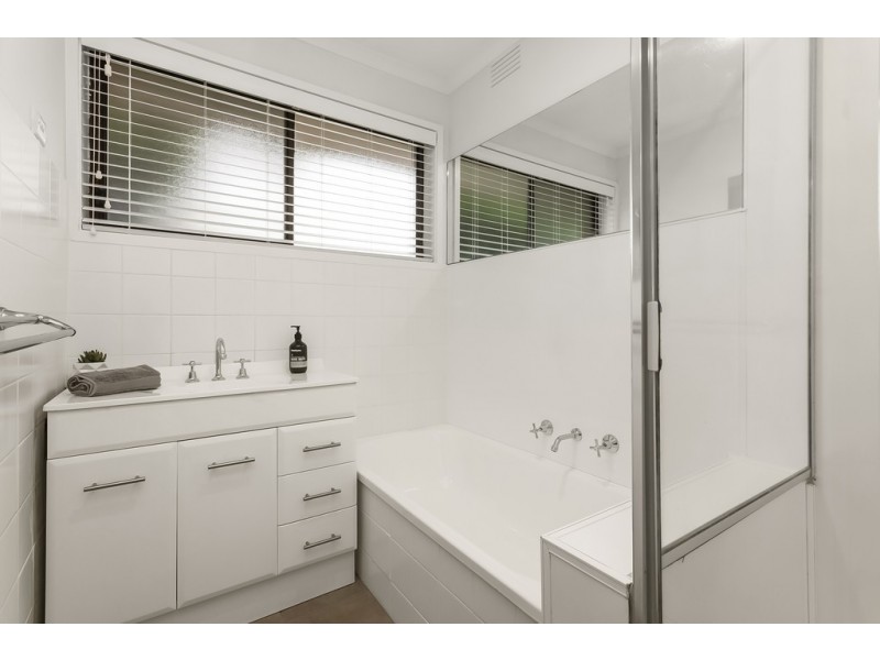 1/12 Hamilton Crescent, Doncaster East VIC 3109