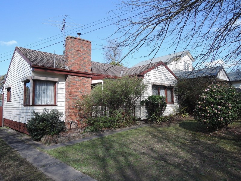 9 Elder Street, Blackburn VIC 3130
