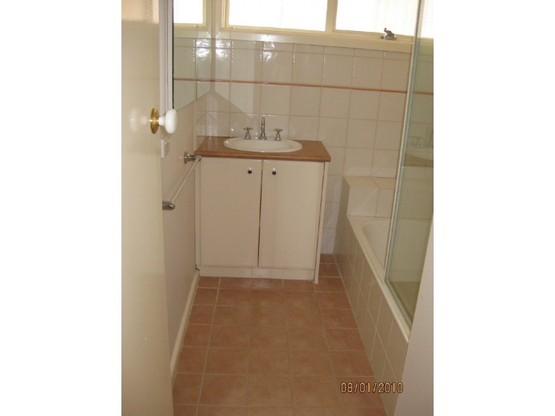 27 Glenfern Avenue, Doncaster VIC 3108