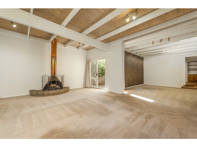 15 Fairbank Crescent, Templestowe Lower VIC 3107