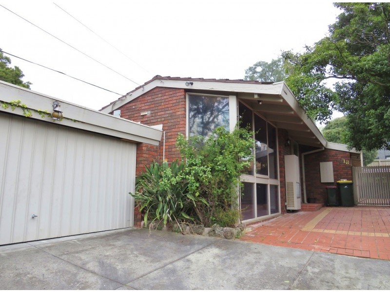 18 Magnolia Drive, Templestowe Lower VIC 3107