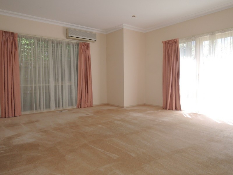 4/17 Calvin Crescent, Doncaster East VIC 3109