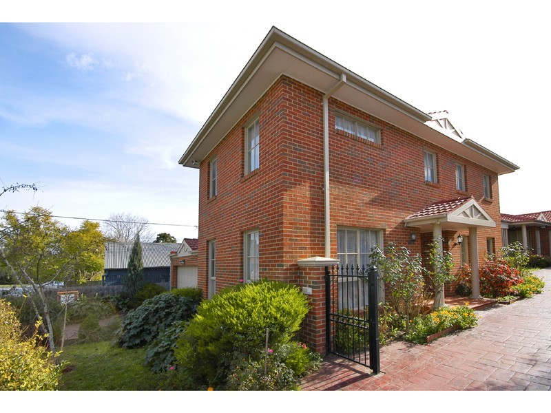 1 Derwent Street, Box Hill VIC 3128