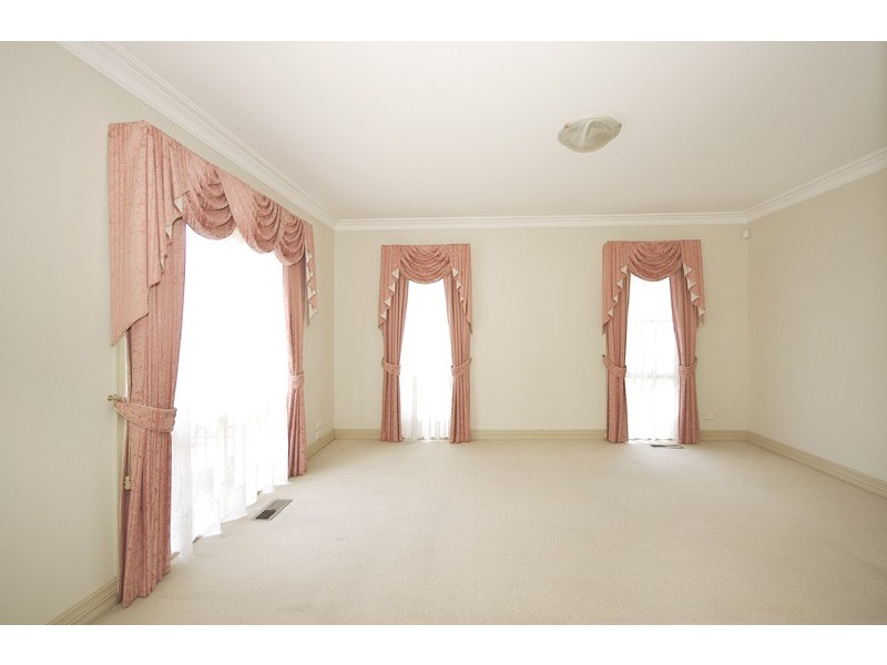 1 Derwent Street, Box Hill VIC 3128