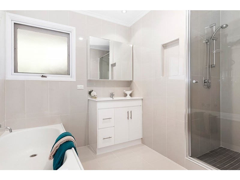 8 Canopus Drive, Doncaster East VIC 3109