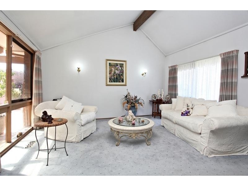 12 Ferres Court, Glen Waverley VIC 3150