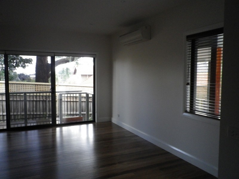 2/15 Dion Street, Doncaster VIC 3108