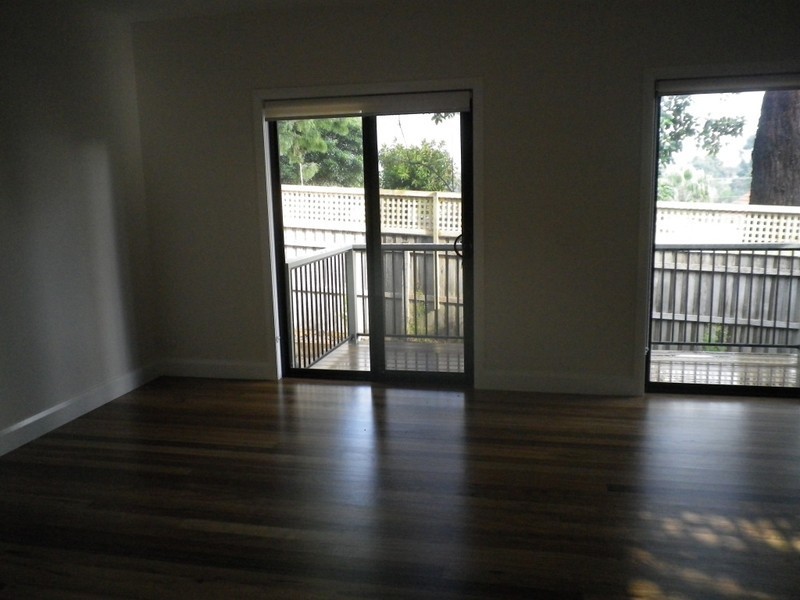 2/15 Dion Street, Doncaster VIC 3108