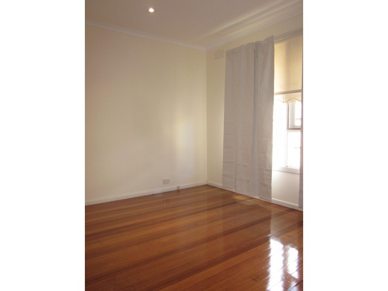 2/1A Beverley Street, Doncaster East VIC 3109