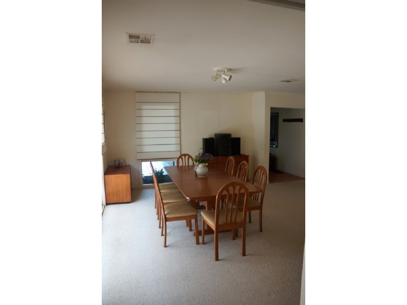 10 Scenic Rise, Doncaster VIC 3108