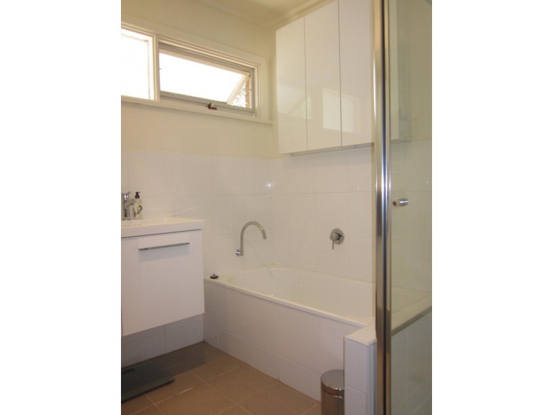 10 Scenic Rise, Doncaster VIC 3108