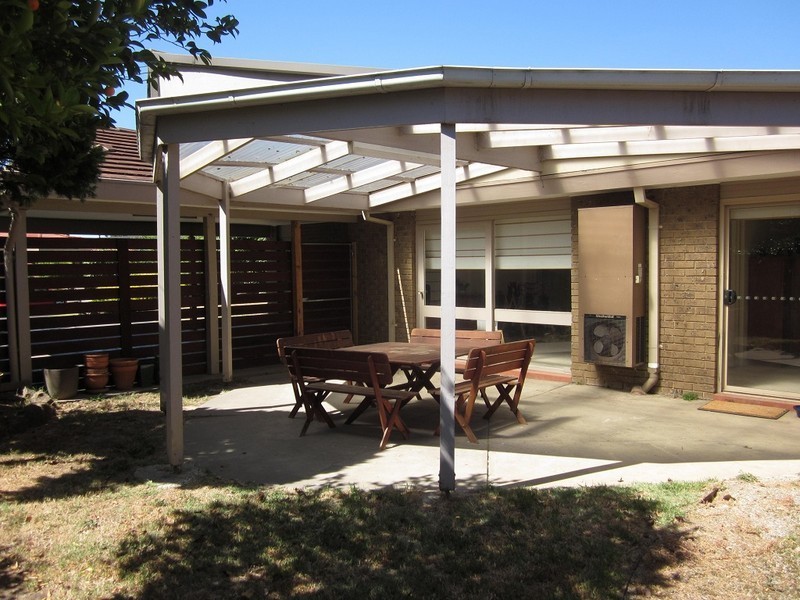 10 Scenic Rise, Doncaster VIC 3108