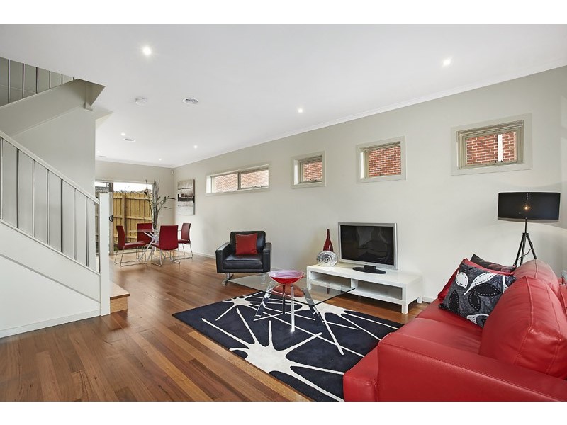 2/148 Deakin Street, Essendon VIC 3040