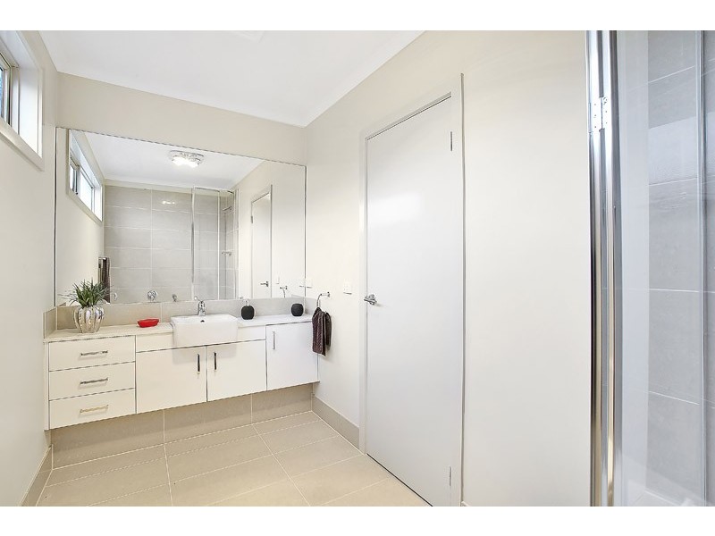 2/148 Deakin Street, Essendon VIC 3040