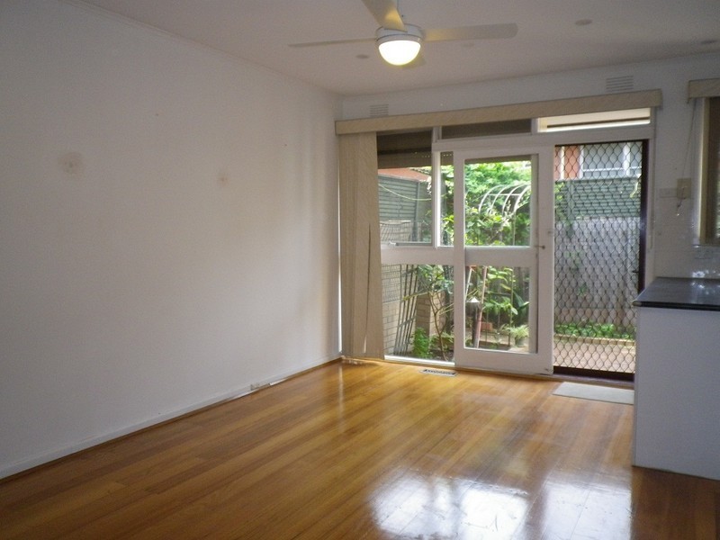 2/20 Wetherby Road, Doncaster VIC 3108