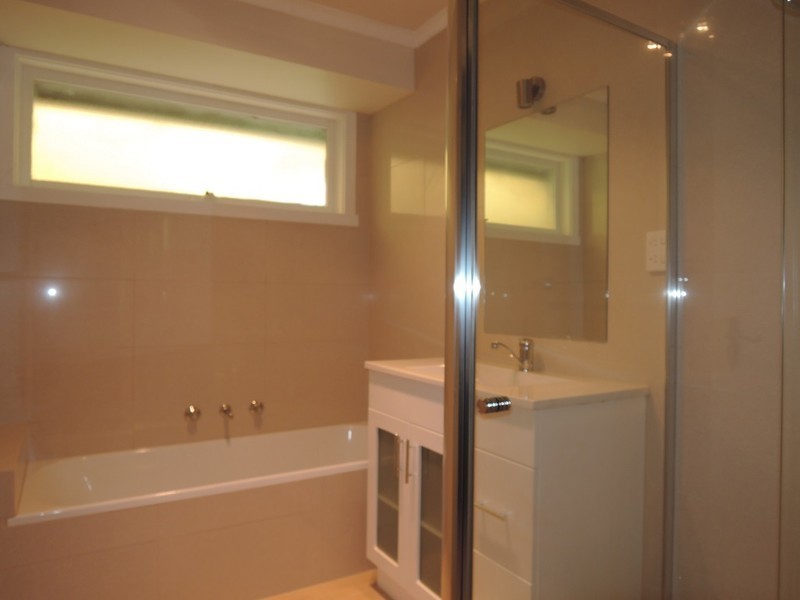 21 Long Valley Way, Doncaster East VIC 3109