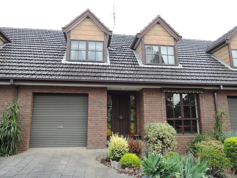 2/33 Westfield Drive, Doncaster VIC 3108