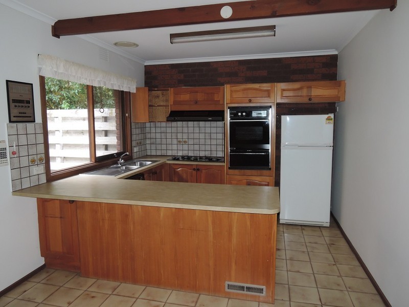 2/33 Westfield Drive, Doncaster VIC 3108