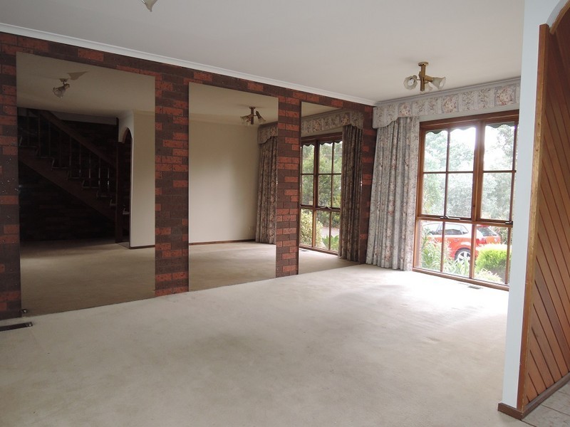 2/33 Westfield Drive, Doncaster VIC 3108