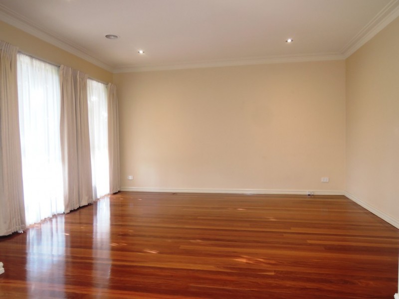 12 Hodgson Street, Templestowe Lower VIC 3107