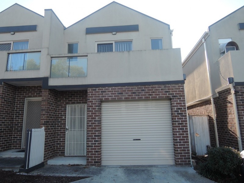 7/2 Pine Road, Bayswater VIC 3153