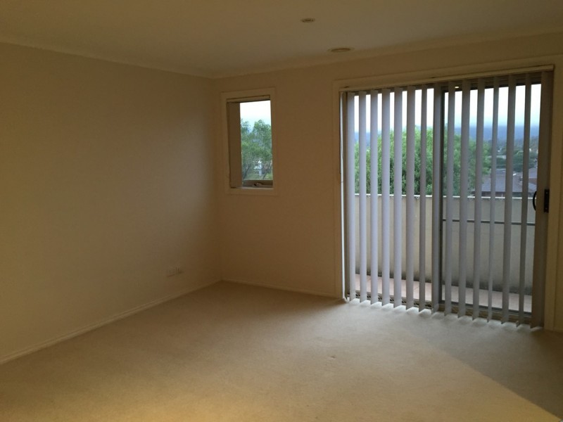 7/2 Pine Road, Bayswater VIC 3153