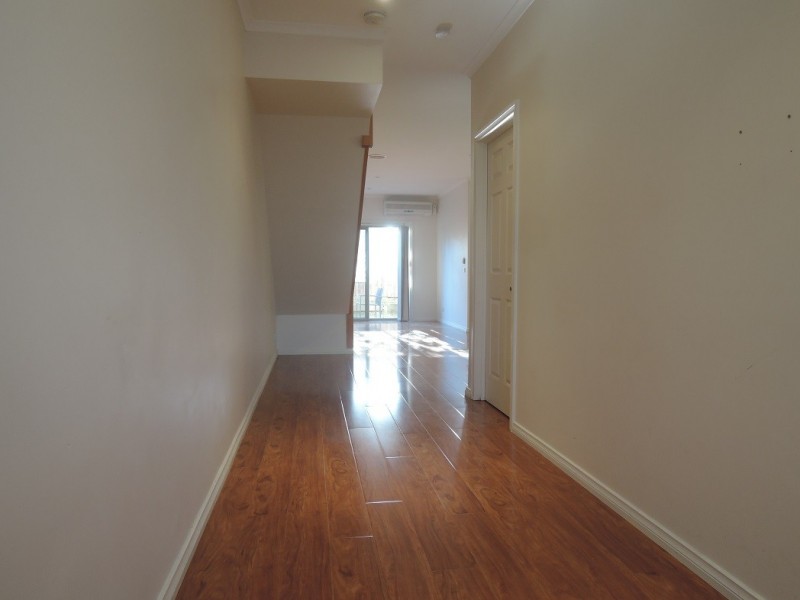 7/2 Pine Road, Bayswater VIC 3153