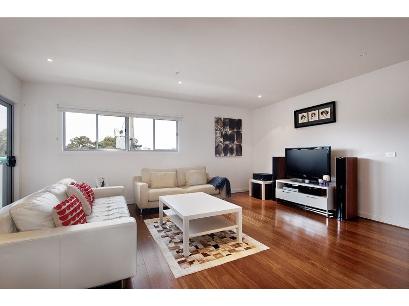 33/881 Doncaster Road, Doncaster East VIC 3109