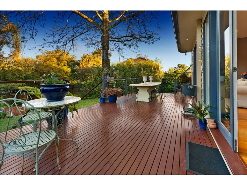 35 Halls Parade, Mitcham VIC 3132