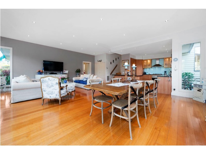35 Halls Parade, Mitcham VIC 3132