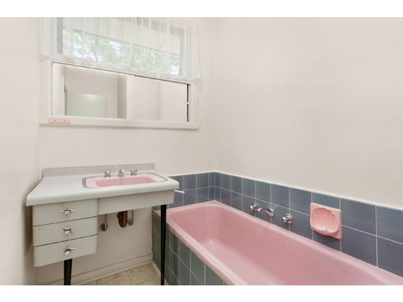 9 Belvoir St, Doncaster East VIC 3109