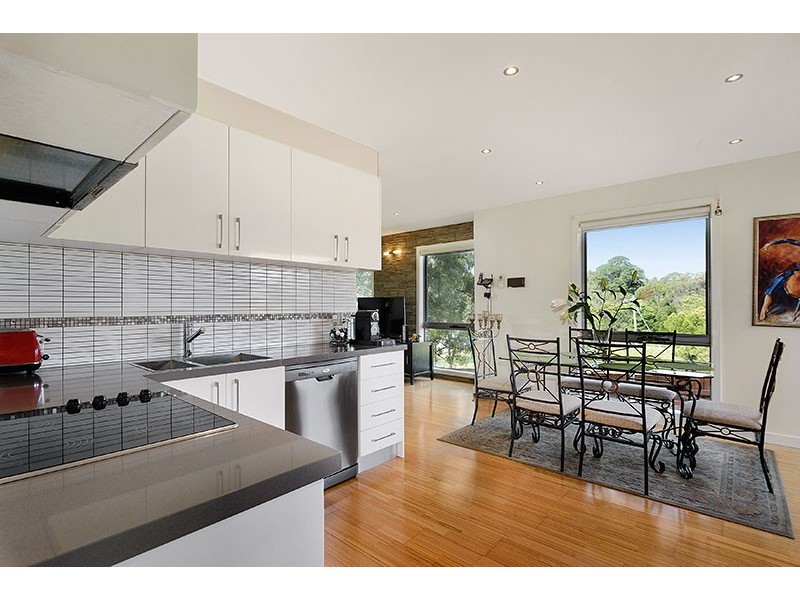 112 Leeds St, Doncaster East VIC 3109