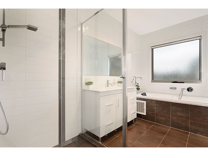 112 Leeds St, Doncaster East VIC 3109