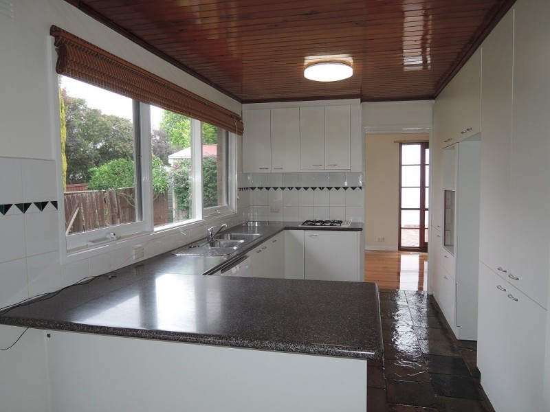 28 Palmerston Avenue, Templestowe Lower VIC 3107