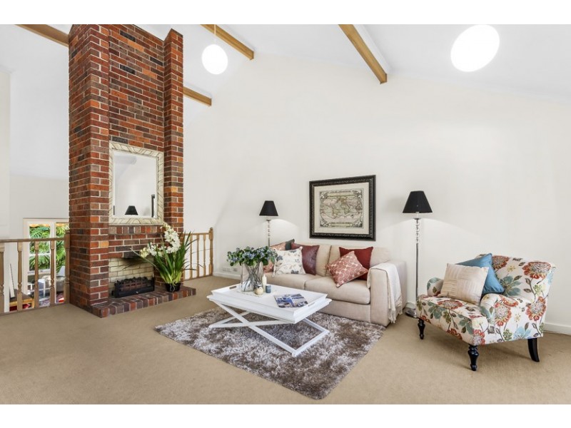 2/17-19 Dehnert Street, Doncaster East VIC 3109