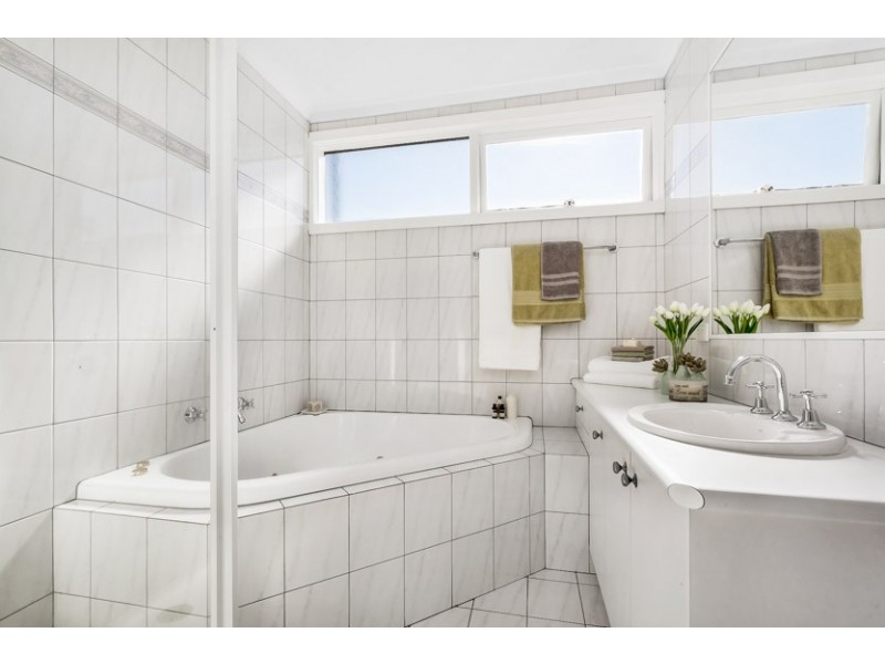 2/17-19 Dehnert Street, Doncaster East VIC 3109