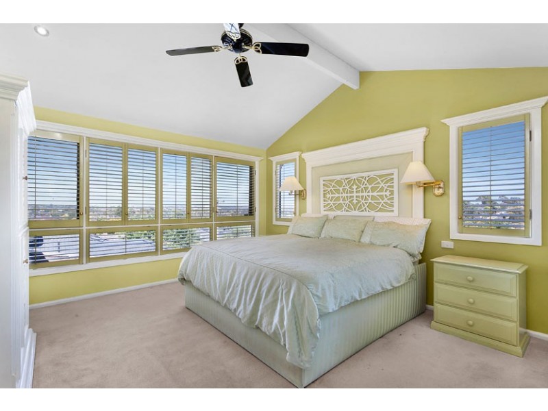 68 Church Rd, Doncaster VIC 3108