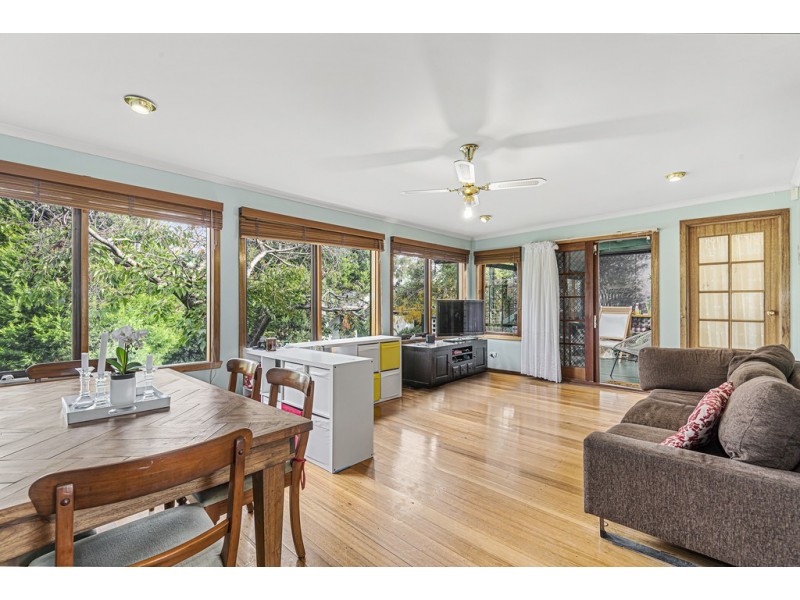 52 Russell Cres, Doncaster East VIC 3109