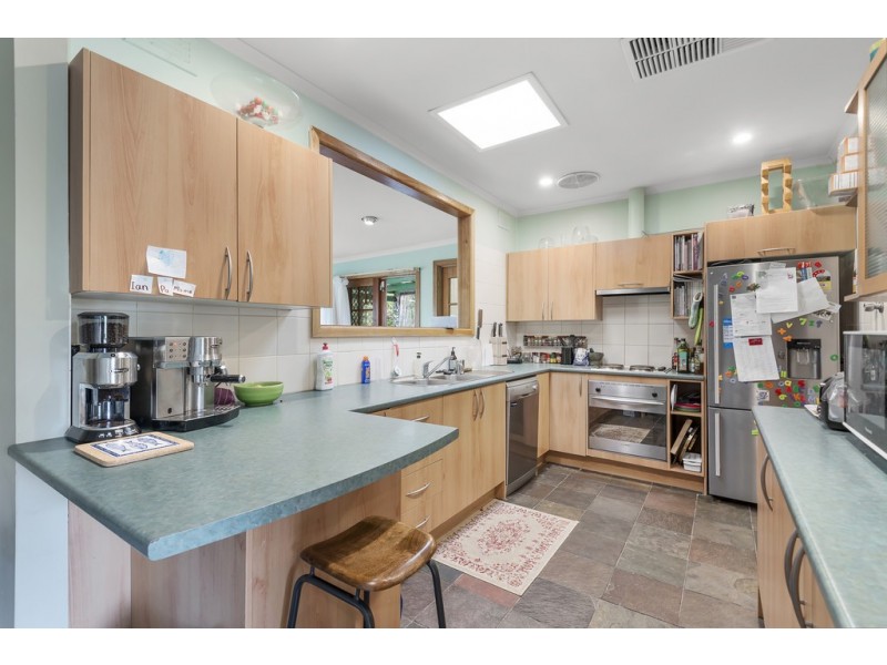 52 Russell Cres, Doncaster East VIC 3109