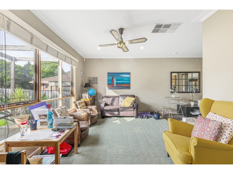 52 Russell Cres, Doncaster East VIC 3109